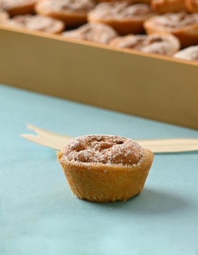 تارت الجوز والتمر (٢٠ حبة) _ Walnut and dates tart...