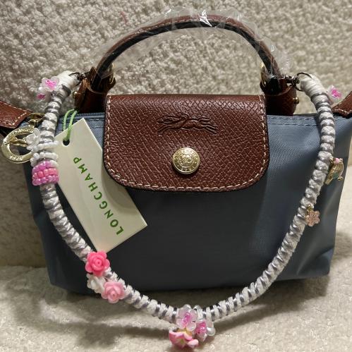 ميدالية بتعليقة جانبين