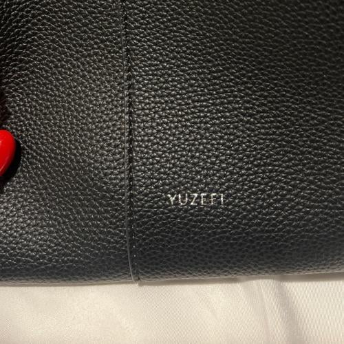 يوزيفي جلد أسود