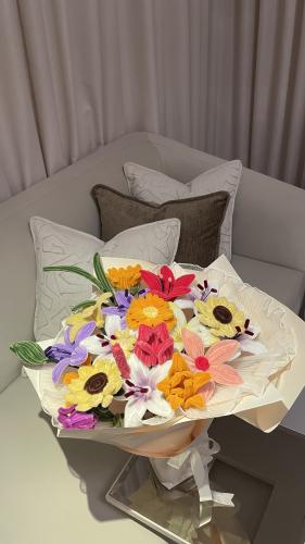 Haya Bouquet - 18 roses
