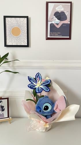 Blue Stitch illuminated bouquet