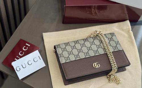 GUCCI GG Supreme