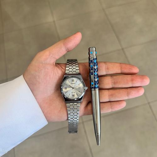 Watch set with pen