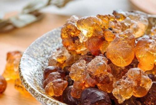 صمغ عربي علبة : 100 جرام