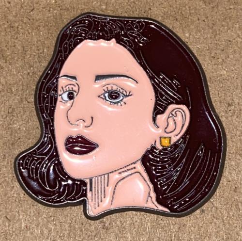 ملصق حديد الفنانه انغام