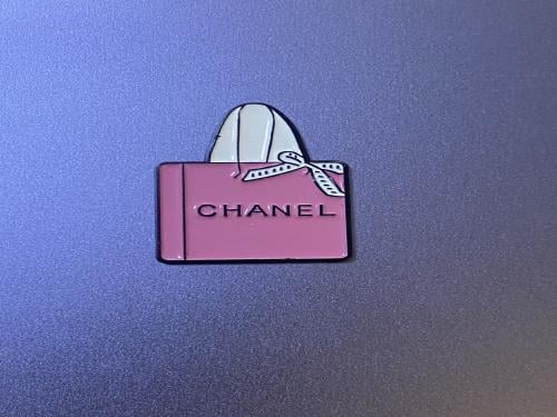 ملصق حديد كيس شانيل وردي