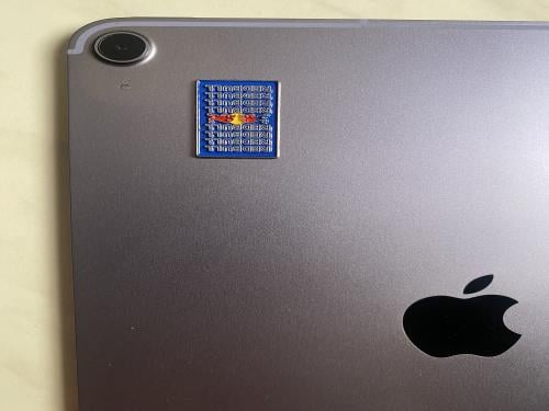 ملصق حديد شعار ريدبول الازرق