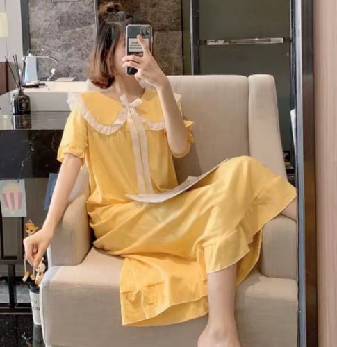 ملابس نوم نسائية صيفية بأكمام قصيرة