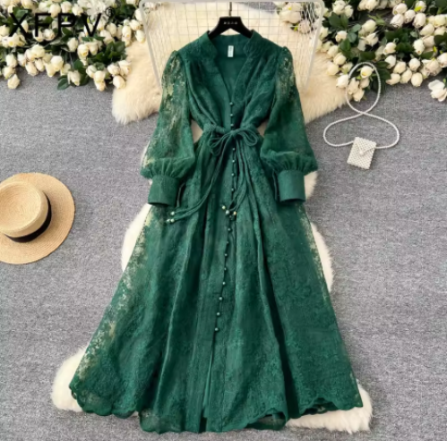 فستان دانتيل طويل