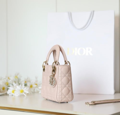 ليدي ديور ميني