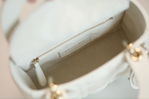 ليدي ديور ميني