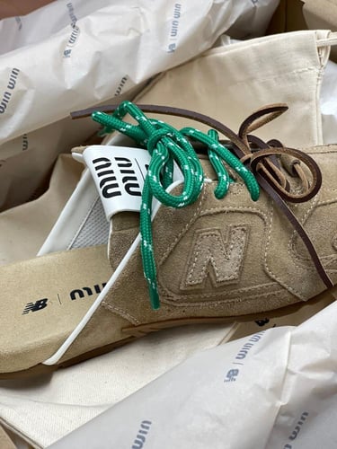 ميو ميو & نيوبالنس