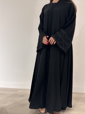 عباية كريب اسود دبل كلوش