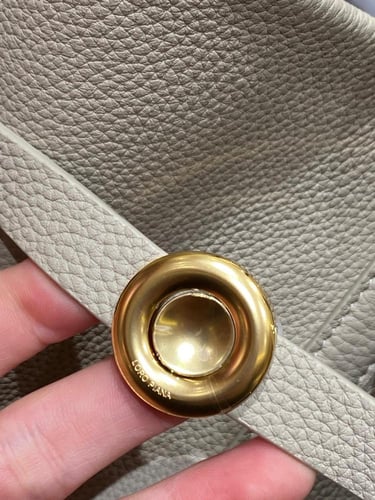 شنطة لورو بيانا