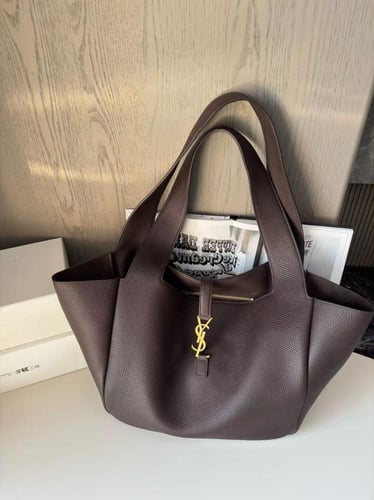 شنطة سان لوران BEA مقاس 28cm