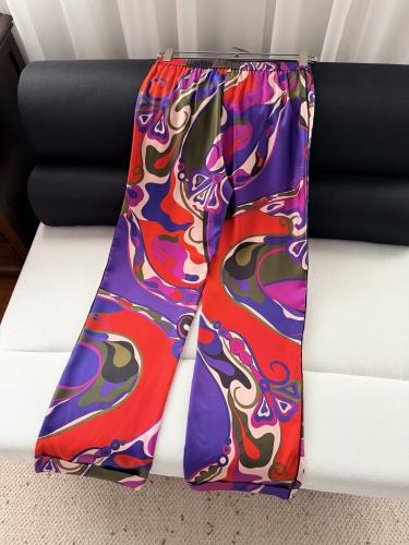 بنطلون Pucci.