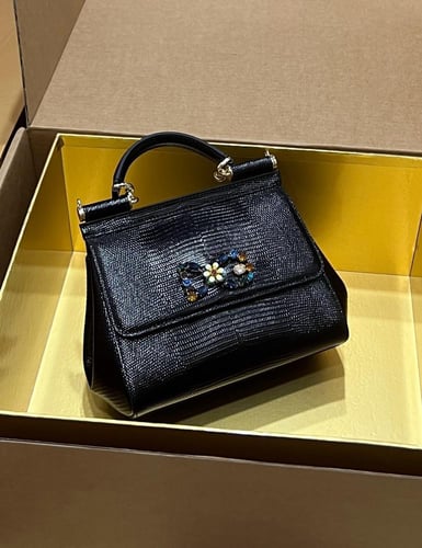 شنطة دولتشي اند غابانا اللون الاسود Medium Sicily...