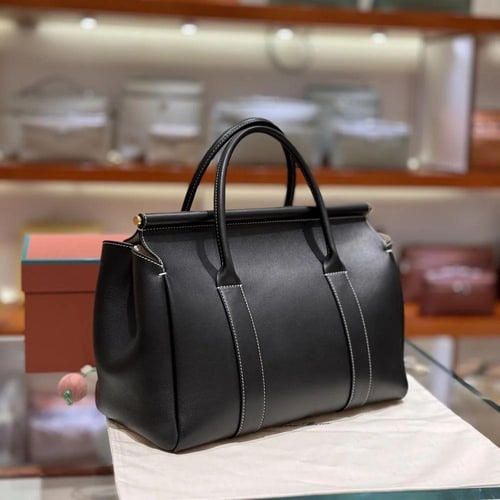 شنطة لورو بيانا