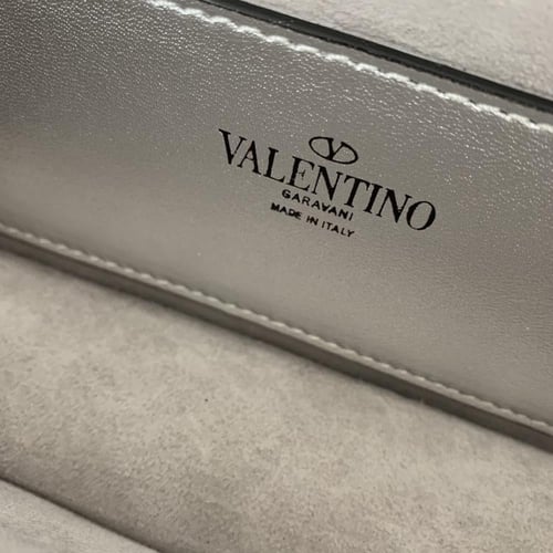 شنطة فالنتينو