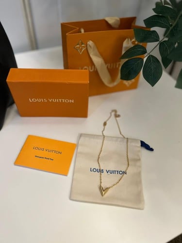 سلسال لويس فيتون