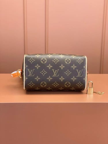 شنطة لويس فيتون Speedy Bandoulière مقاس 20