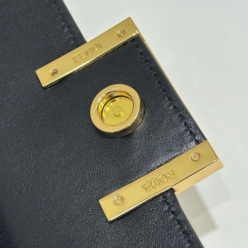 شنطة مقاس19cm