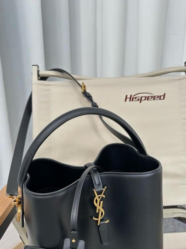 شنطة سان لوران Le 37 leather bucket bag مقاس.25cm