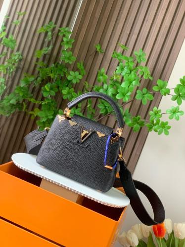 شنطة لويس فيتون Capucines مقاس21cm