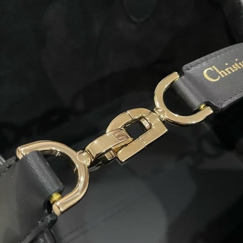 شنطة ديور Small Dior Toujours Bag مقاس 23cm