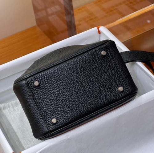 شنطة هيرميس 20cm mini Lindy