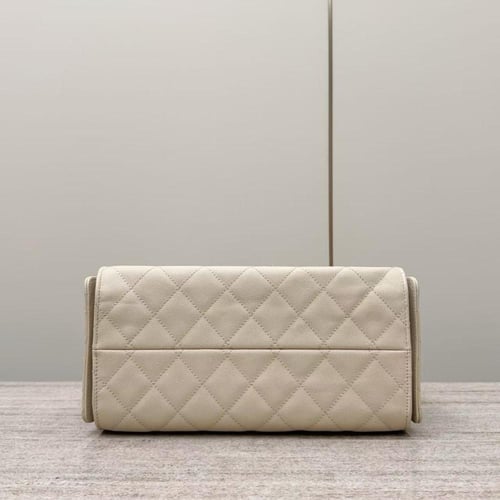 شنطة شانيل hopo bag مقاس 30cm