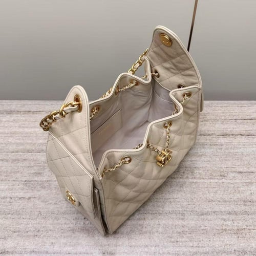 شنطة شانيل hopo bag مقاس 30cm