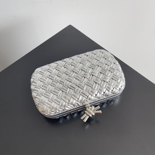 شنطة بوتيغا BV Knot مقاس 20cm