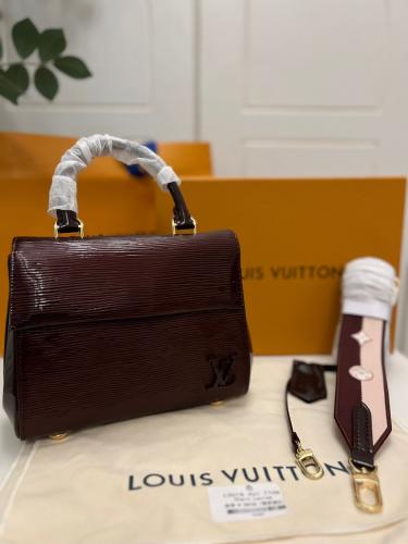 شنطة لويس فيتون