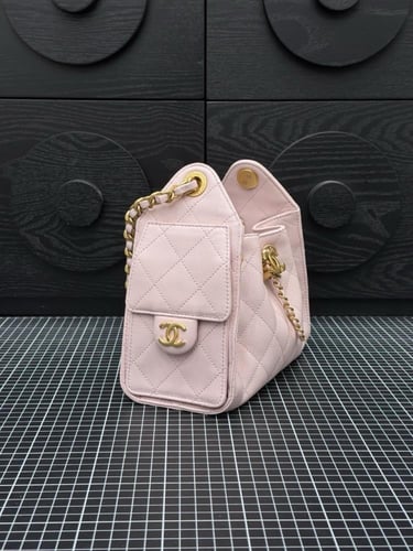 شنطة شانيل Mini hopo bag 22cm