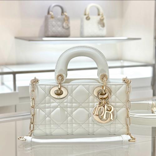 شنطة ديور Lady D-Joy mini Bag مقاس 19cm