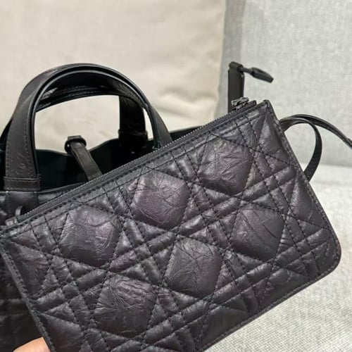 شنطة ديور Small Dior Toujours Bag مقاس 23cm