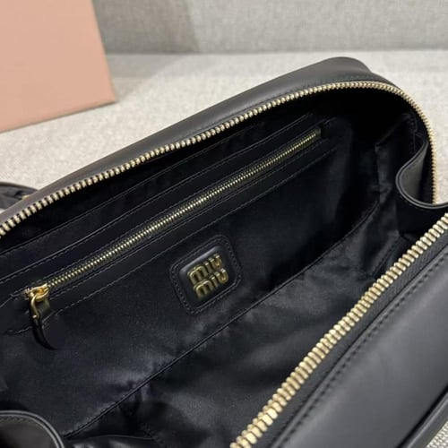 شنطة Miu Miu Arcadie مقاس 27cm