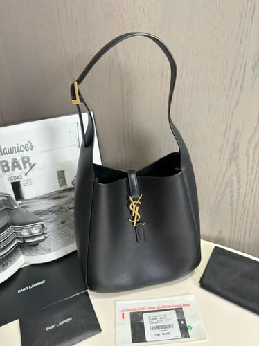 شنطة سان لوران LE 5a7 مقاس 23cm