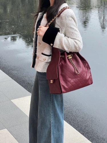 شنطة شانيل hopo bag مقاس 40cm