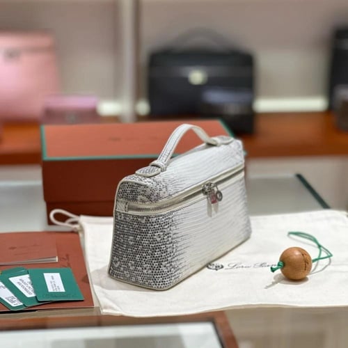 شنطة لورو بيانا