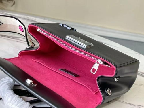 شنطه لويس فيتون