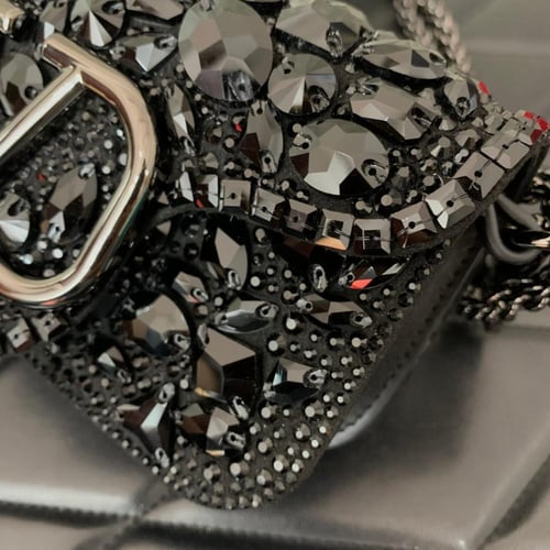 شنطة فالنتينو