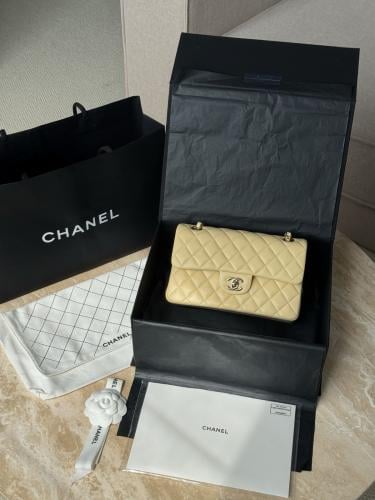 شنطة شانيل كلاسيك مقاس 23