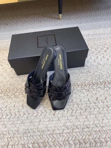 فلات إيف سان لوران