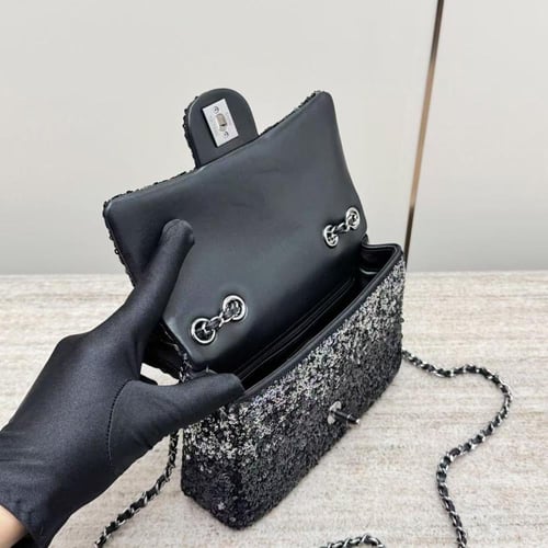 شنطة شانيل كلاسيك مقاس 20cm