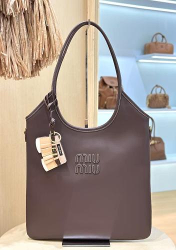 شنطة Miu Miu