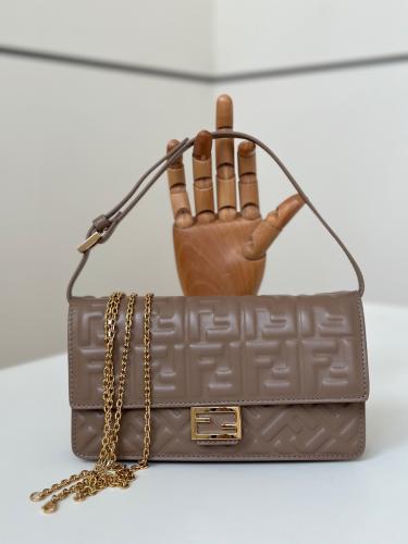 شنطة فندي