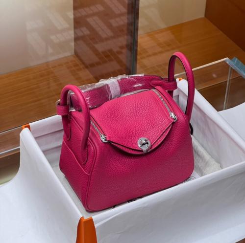 شنطة هيرميس 20cm mini Lindy