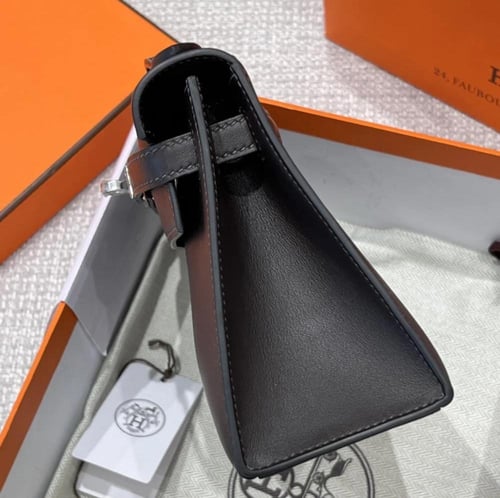 شنطة هيرميسKelly pochette swift